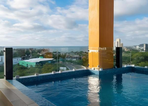 Alberca con la mejor vista a la Marina Mazatlán